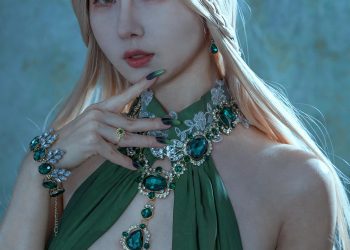 Cosplay 云溪溪 奶桃 孔雀石 [40P]