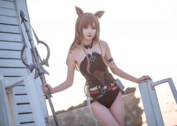 [COSPLAY] 阳炎型小菠萝 天火泳装