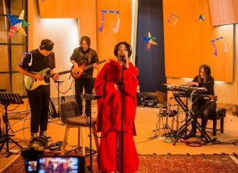 [Single] 宇多田ヒカル – 40代はいろいろ -Live from Metropolis Studios- (2023.02.17/MP3+Flac/RAR)