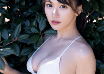 [雑誌] FRIDAY 2023.04.06 この春まで大手航空会社でCAをしていました 橘和奈 ヴァージン･フライト!