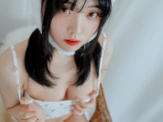 Song Hana (송하나) x BBUTTERMILK – HANA’s Room